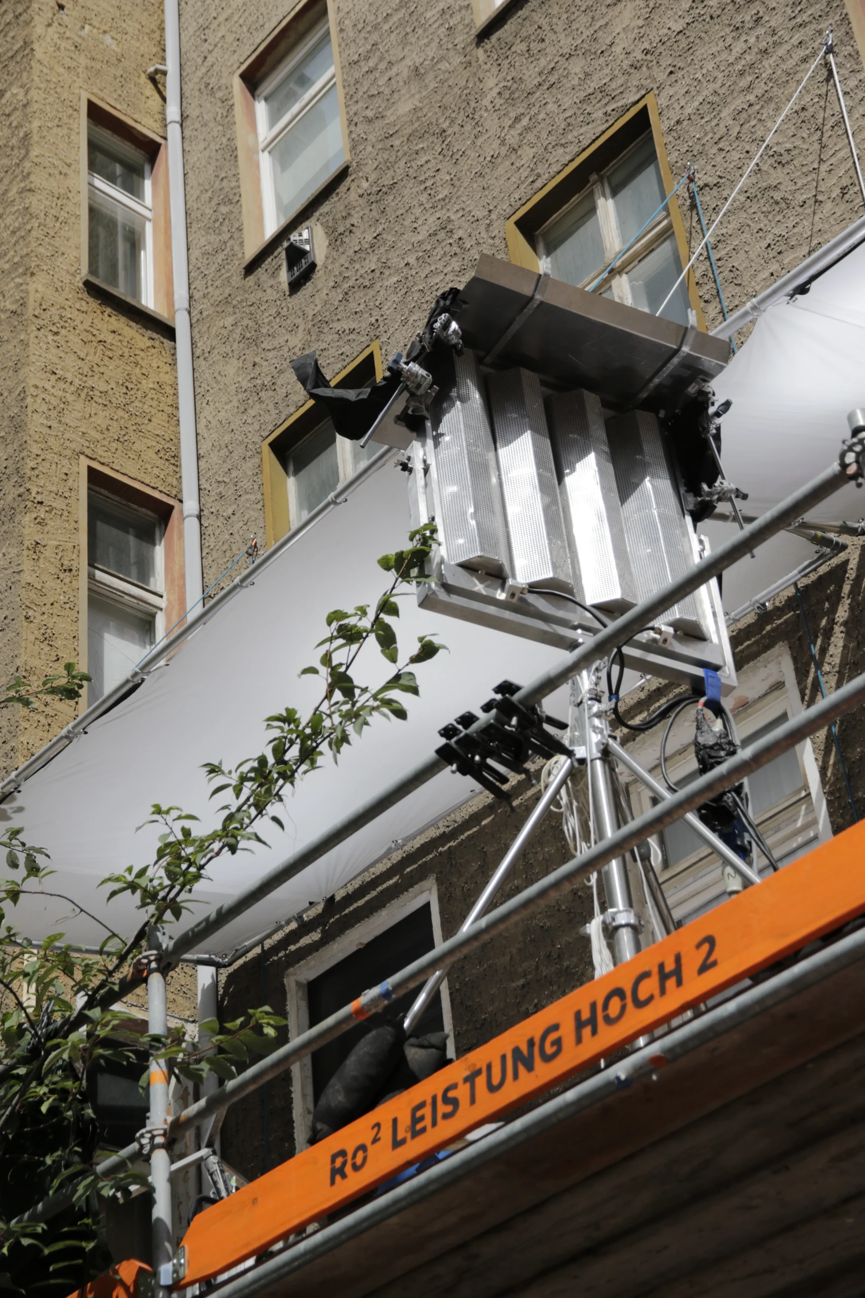 Der Junge muss an die frische Luft_2