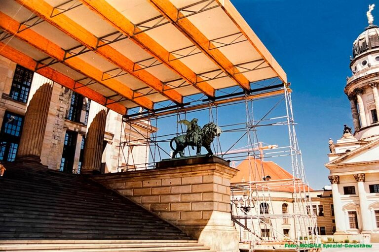 Jahrelang wurden die Bretter, Balken und Bohlen für Gerüste verwendet.