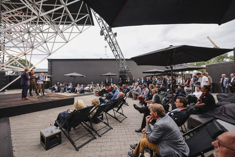 Preisverleihung auf dem Dark-Matter-Gelände